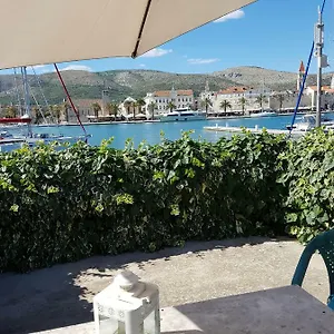 room-cvita.hotels-in-trogir.com/